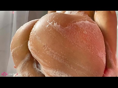 ❤️ Brunetka masturbuje kundičku s vibrátorom až do intenzívneho orgazmu v sprche ☑ Anal video na sk.klassikaprint.ru ﹏
